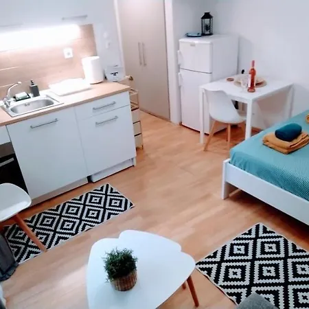 Elegant Central Studio Free Wifi And Netflix Volos